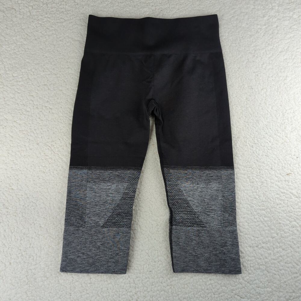 Lululemon Seamlessly Street Crop Compression Capri Leggings Black Gray Women's 8